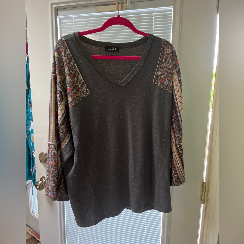 Brown and Tan Boxy 3/4 Sleeve shirt.P2P 25”
#13